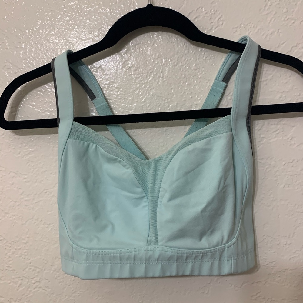 Baby blue and gray tata tamer 🍋